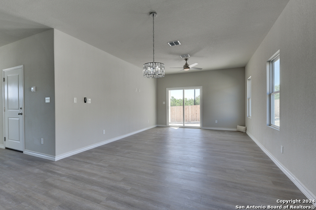 Listing photo id 5 for 320 Connor Creek