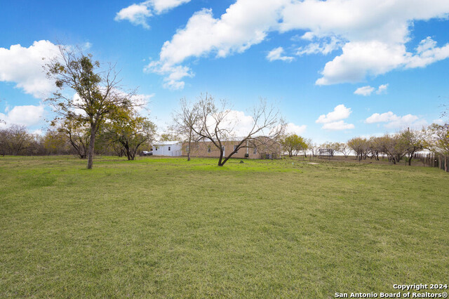 Listing photo id 22 for 1029 Nickerson Farms