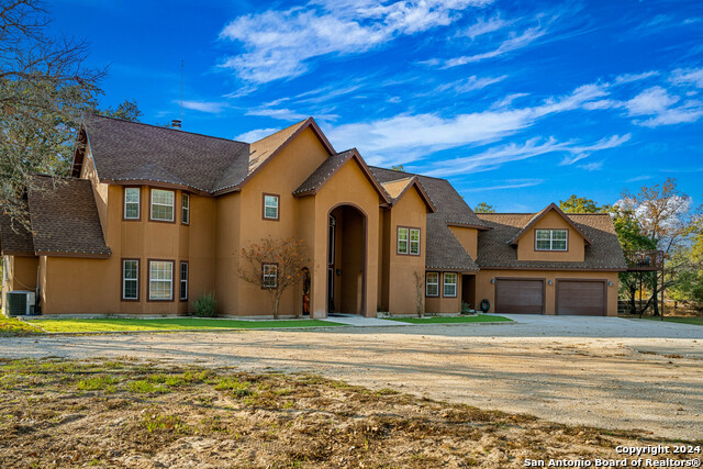 Details for 573 Flower Trail Loop, Floresville, TX 78114