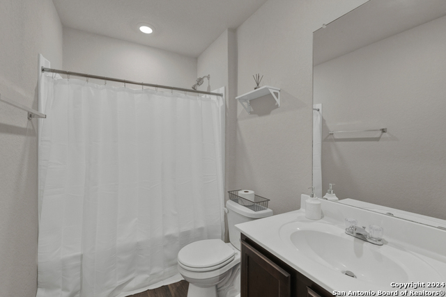 Listing photo id 14 for 924 Adler Way