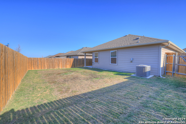 Listing photo id 17 for 924 Adler Way