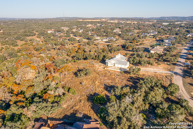 Listing photo id 2 for 420 Havasu Pt