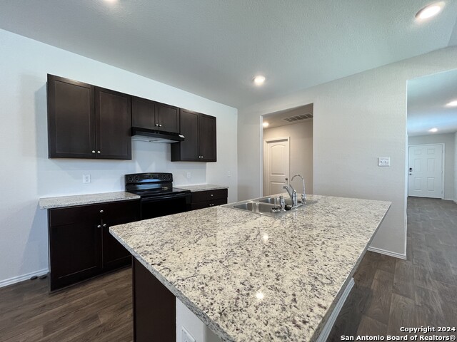 Image 11 of 36 For 4722 Pillay Way