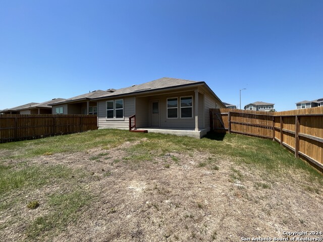 Image 33 of 36 For 4722 Pillay Way