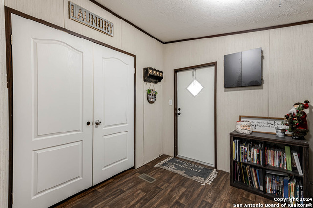 Image 19 of 26 For 409 Zipp Rd E