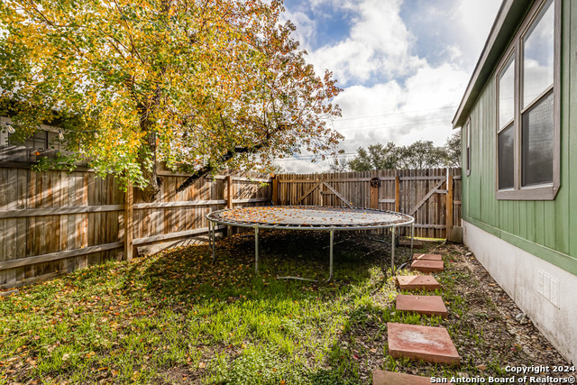 Image 22 of 26 For 409 Zipp Rd E