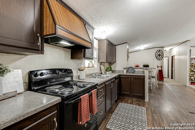 Image 3 of 26 For 409 Zipp Rd E