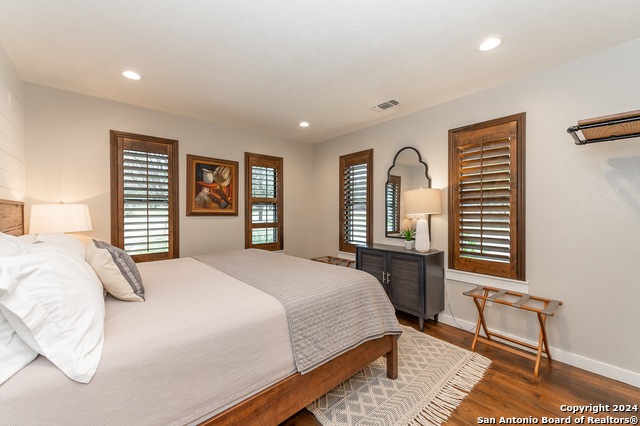 Listing photo id 20 for 15600 Ranch Road 12