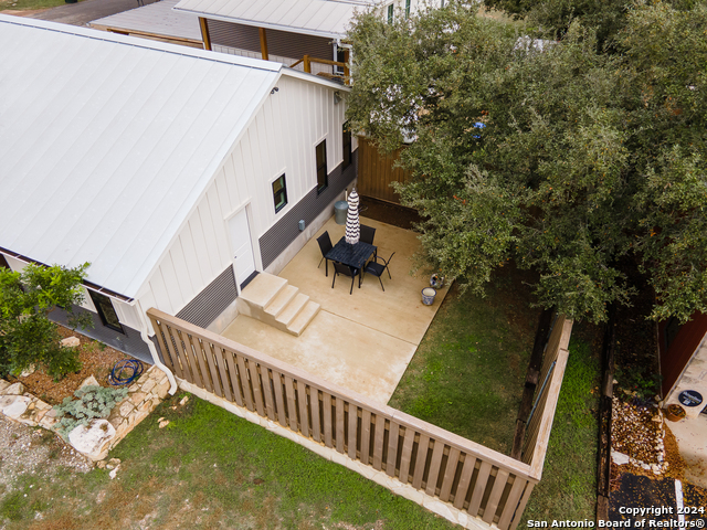 Listing photo id 23 for 15600 Ranch Road 12