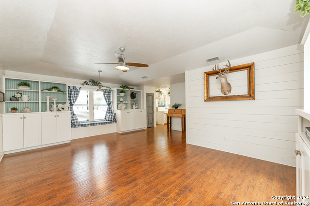 Listing photo id 30 for 15600 Ranch Road 12