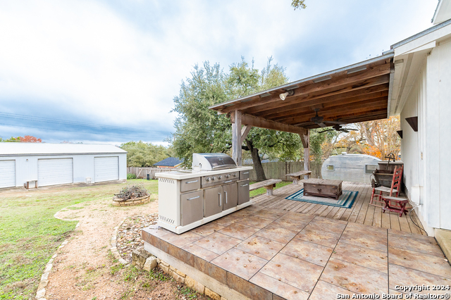 Listing photo id 42 for 15600 Ranch Road 12