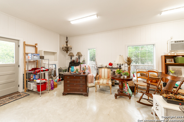 Listing photo id 49 for 15600 Ranch Road 12