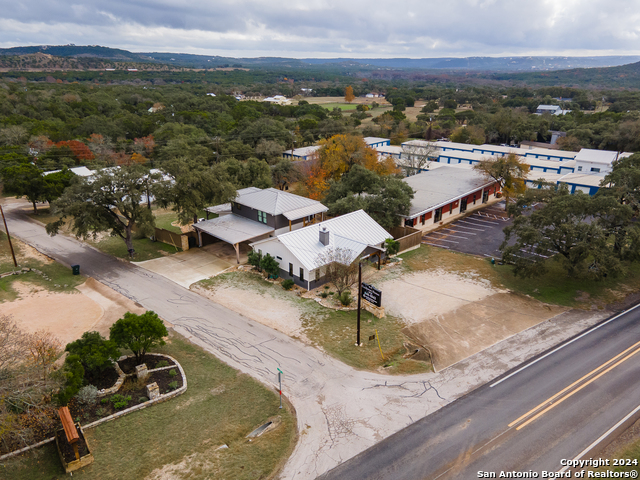 Listing photo id 54 for 15600 Ranch Road 12