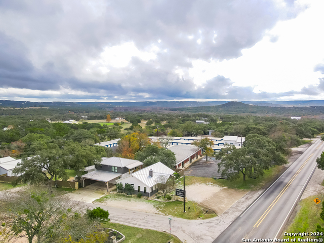 Listing photo id 59 for 15600 Ranch Road 12