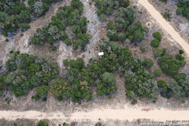 Listing photo id 10 for 1048 Sd 46067