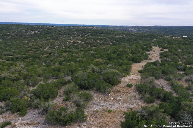 Listing photo id 16 for 1048 Sd 46067