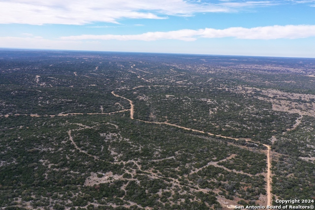 Listing photo id 19 for 1048 Sd 46067