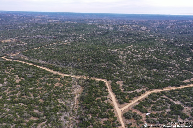 Listing photo id 7 for 1048 Sd 46067