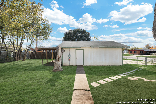 Image 20 of 20 For 2558 Huisache Ave W