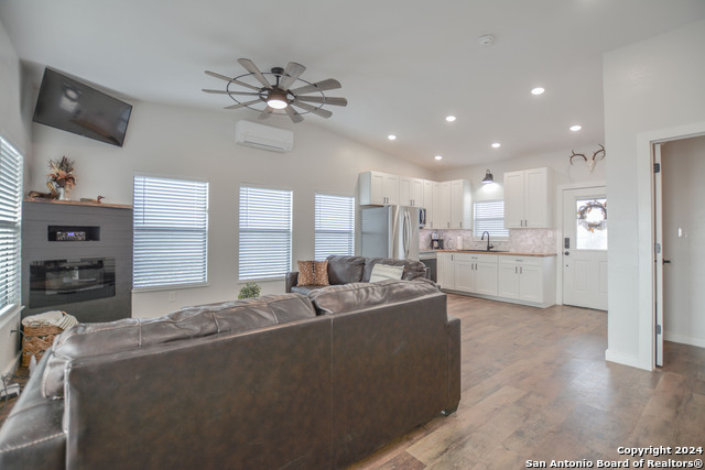 Listing photo id 13 for Tbd Dolan Creek Rd