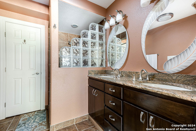 Listing photo id 27 for 7119 Beverly Mae Dr W