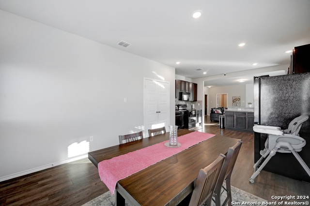 Image 12 of 21 For 7627 Toledo Bnd