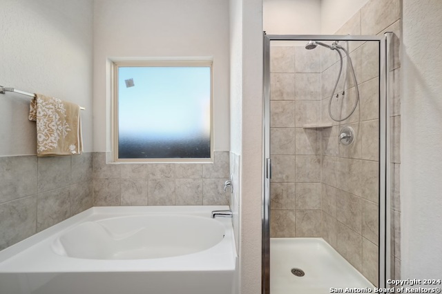 Image 16 of 21 For 7627 Toledo Bnd