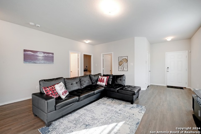 Image 6 of 21 For 7627 Toledo Bnd