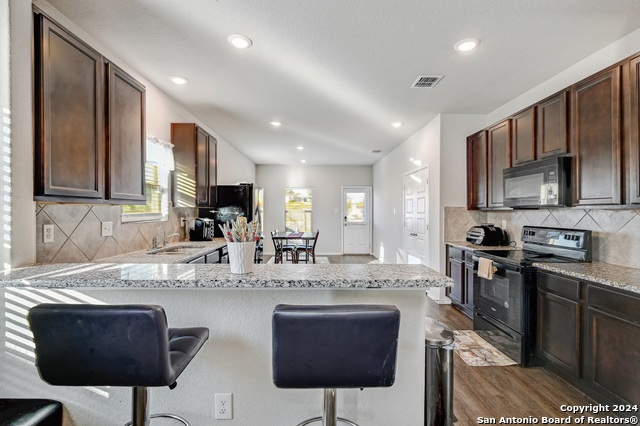 Image 7 of 21 For 7627 Toledo Bnd