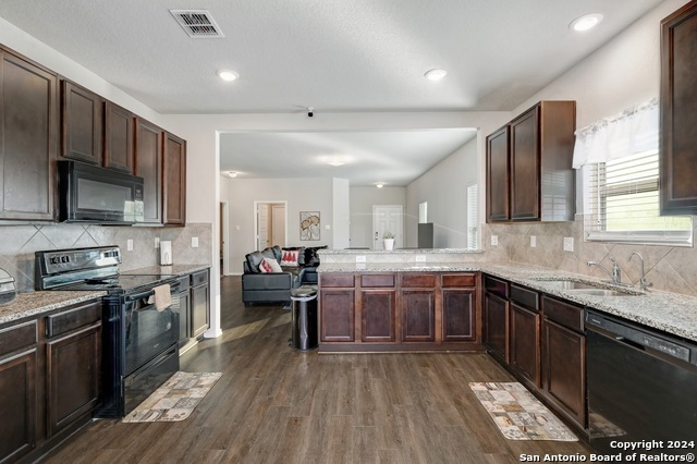 Image 9 of 21 For 7627 Toledo Bnd