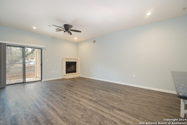 Image 4 of 17 For 12446 Starcrest Dr  209