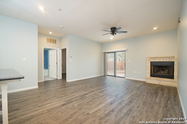 Image 6 of 17 For 12446 Starcrest Dr  209