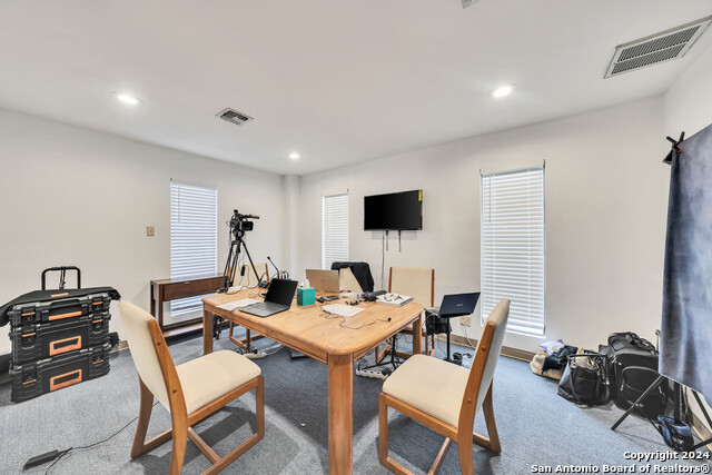 Listing photo id 24 for 4538 Walzem Road