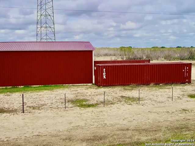 Image 2 of 7 For 14951 Interstate 35