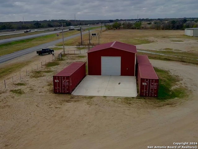 Image 3 of 7 For 14951 Interstate 35