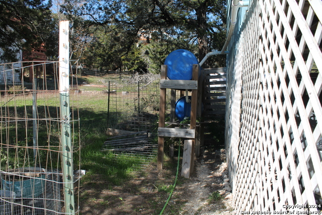 Image 12 of 13 For 895 Lakebreeze Dr