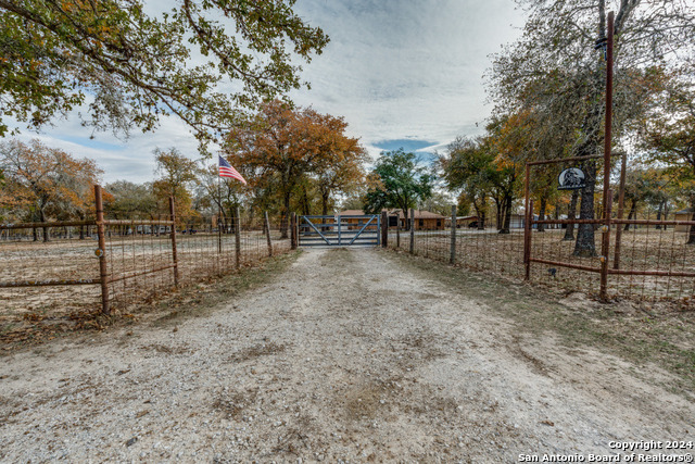 Listing photo id 2 for 255 Black Jack Rd