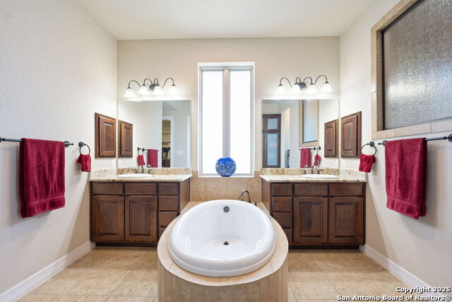 Listing photo id 14 for 8206 Winecup Hill