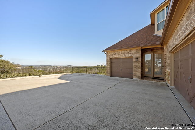 Listing photo id 34 for 8206 Winecup Hill