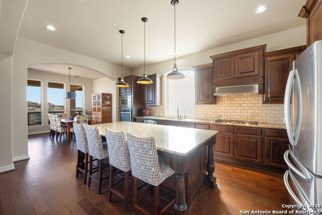 Listing photo id 36 for 8206 Winecup Hill