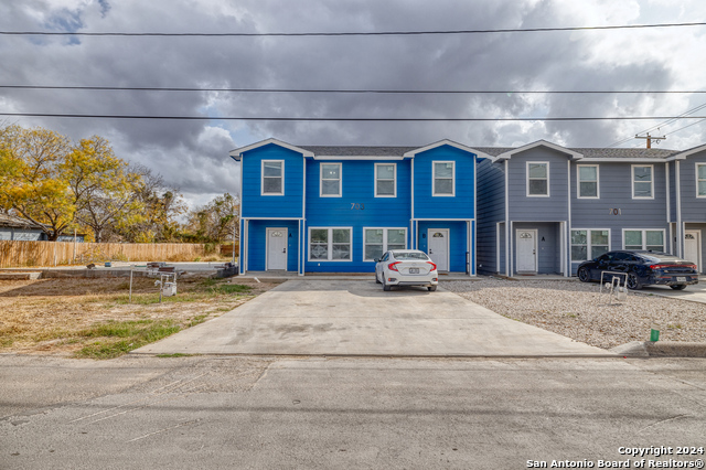 Details for 703 3rd St N, Carrizo Springs, TX 78834