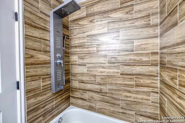 Image 16 of 25 For 703 3rd St N