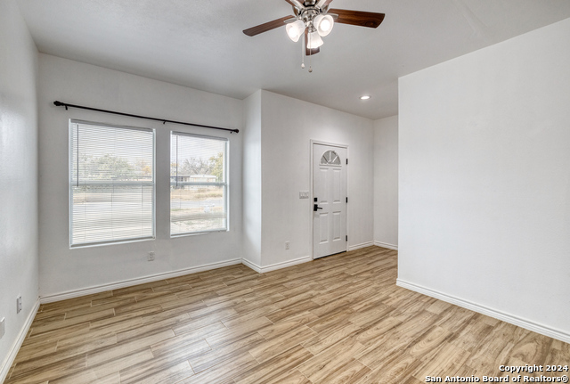 Image 5 of 25 For 703 3rd St N