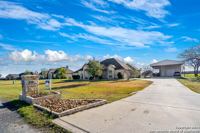 Details for 129 Abrego Crossing S, Floresville, TX 78114