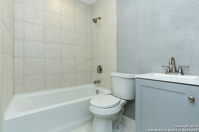 Listing photo id 9 for 3226 Shawn Marie St