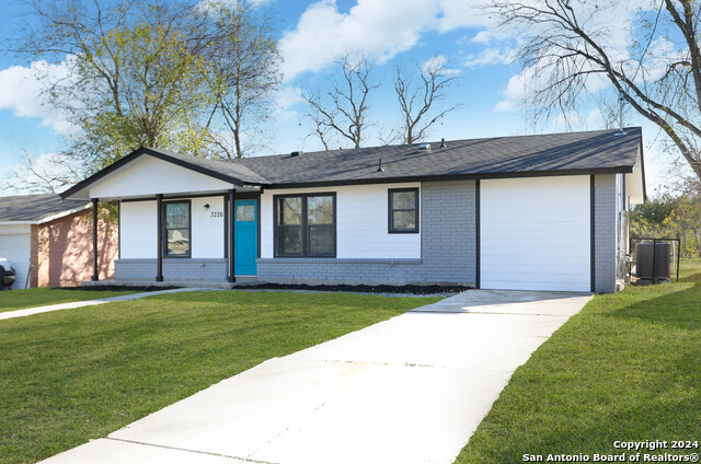 Listing photo id 16 for 3226 Shawn Marie St