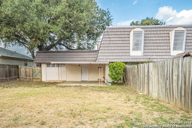 Listing photo id 16 for 14309 Brook Hollow Blvd