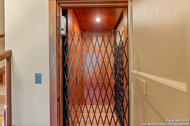 Listing photo id 8 for 2041 Fm 1340