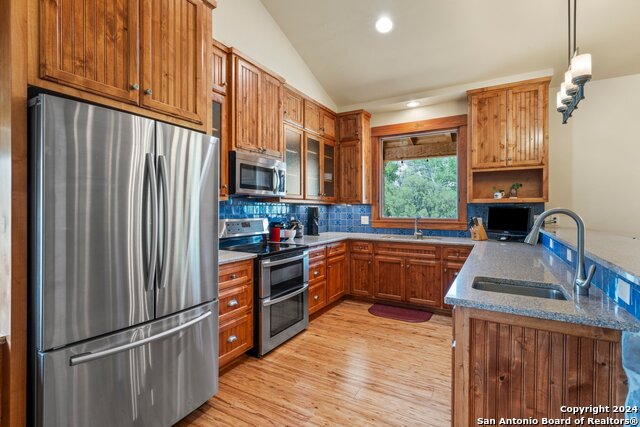 Listing photo id 11 for 2041 Fm 1340