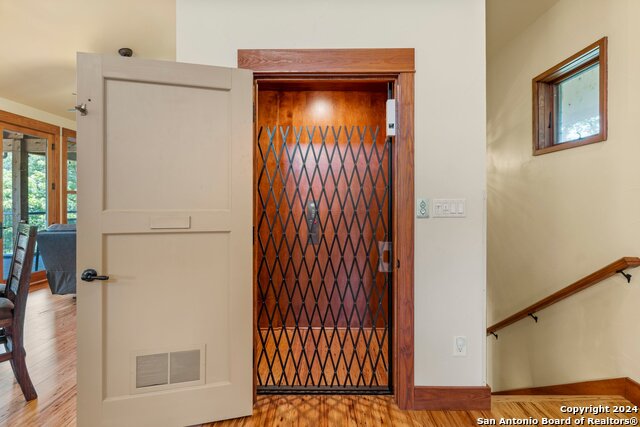 Listing photo id 12 for 2041 Fm 1340